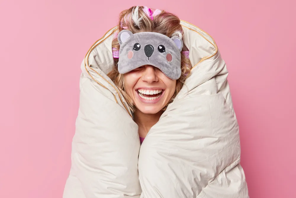 mujer feliz y descansada