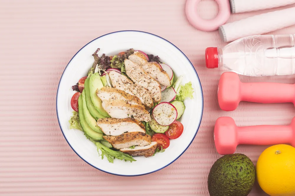 comida rica en proteínas en una dieta equilibrada