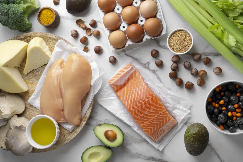 Productos alimenticios en una dieta equilibrada y rica en proteínas.