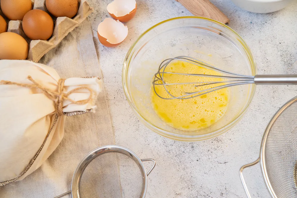 preparar una tortilla de huevo rápida