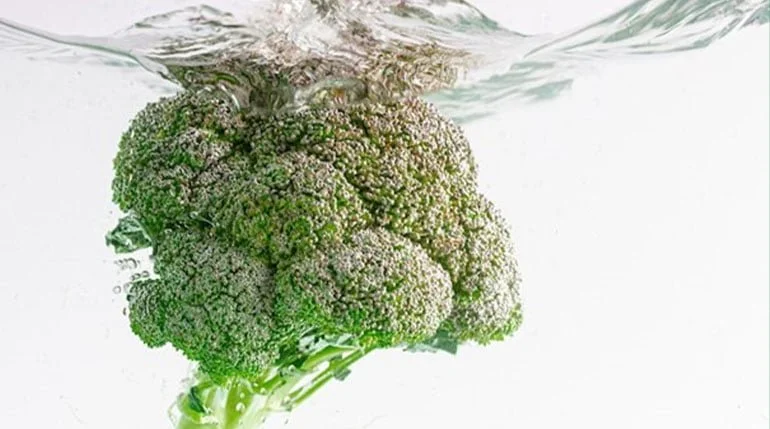 brócoli en agua