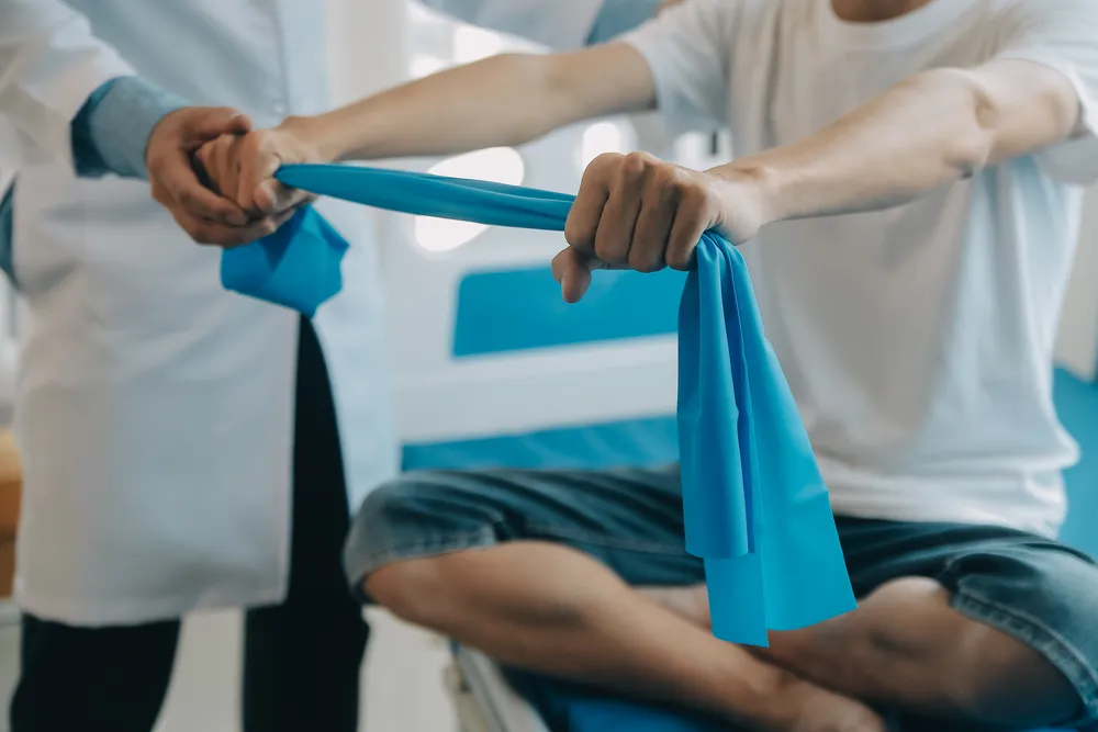 Entrenamiento correctivo compensatorio con un fisioterapeuta.