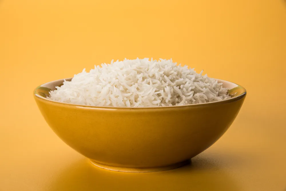 cena saludable con arroz basmati