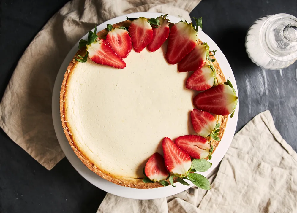 receta de tarta de queso hecha con un cubo de queso